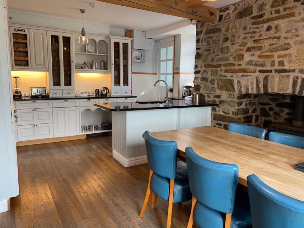 Harbourmaster Hotel Aberaeron Eksteriør bilde